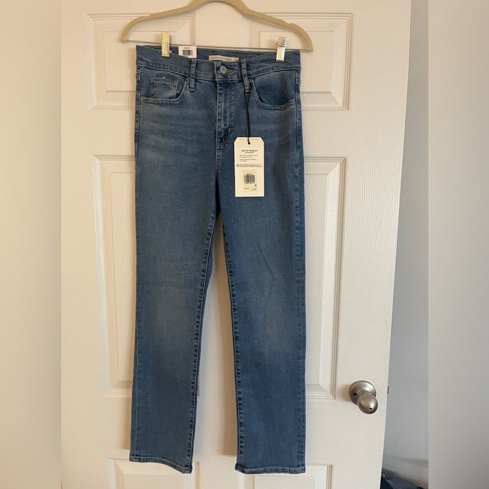 NWT Levi’s High Rise Slim Straight Jeans Size 28
